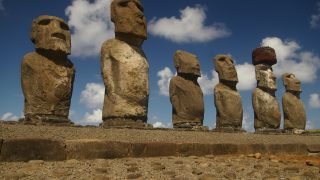 How Easter Island moais walked their way to their final destinations