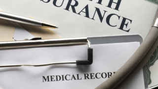 Private health insurance: adverse or propitious selection?