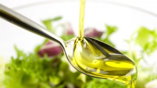 Olive oil, the gold in the Mediterranean Diet