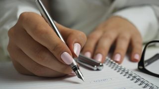 Is handwriting better than typing for learning?