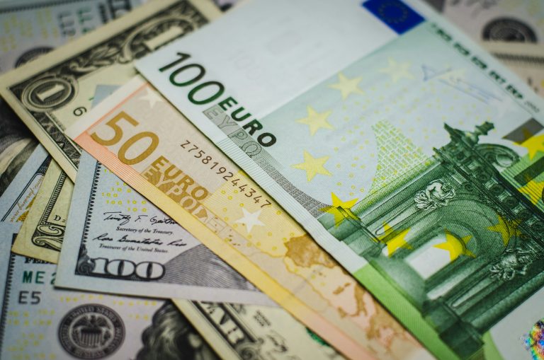 Euro replacing the dollar as global reserve currency?
