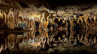 First complete mathematical description of stalagmite shapes