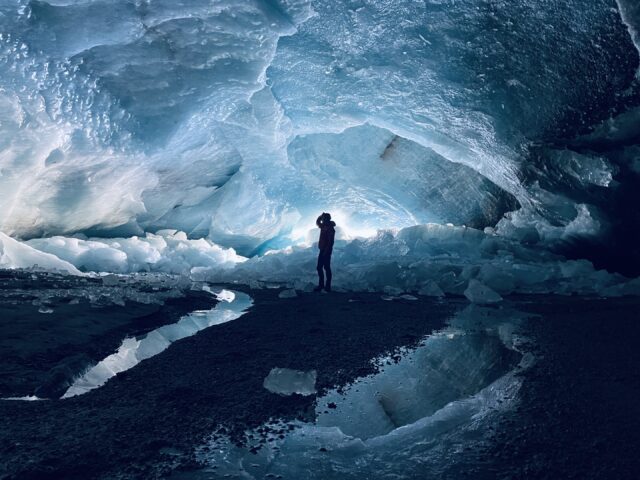 Peak glacier extinction