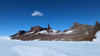 Microbes in Antarctica survive the freezing and dark winter by living on air